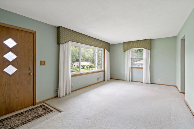 6073 Yukon Avenue N, New Hope, MN 55428