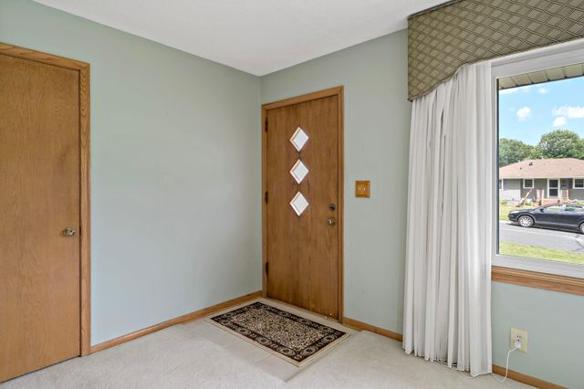 6073 Yukon Avenue N, New Hope, MN 55428