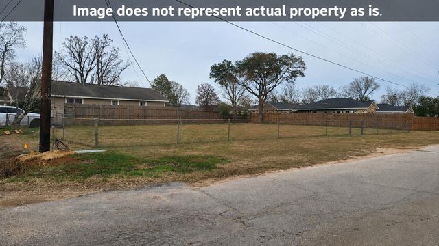 206 1st Street, Willis, TX 77378