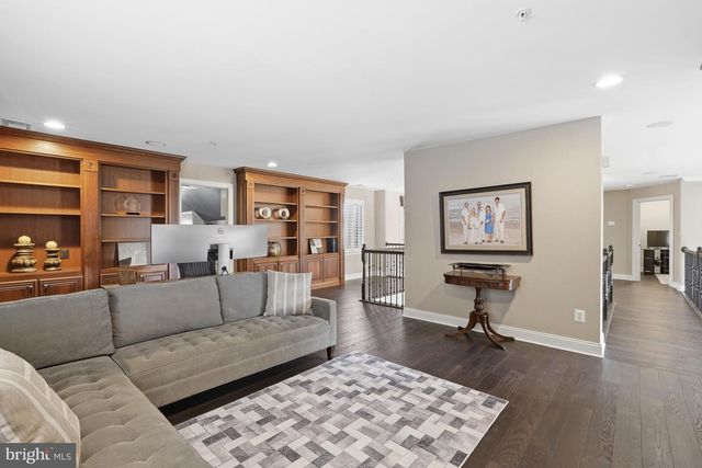 20018 PALMER CLASSIC PKWY, Ashburn, VA 20147