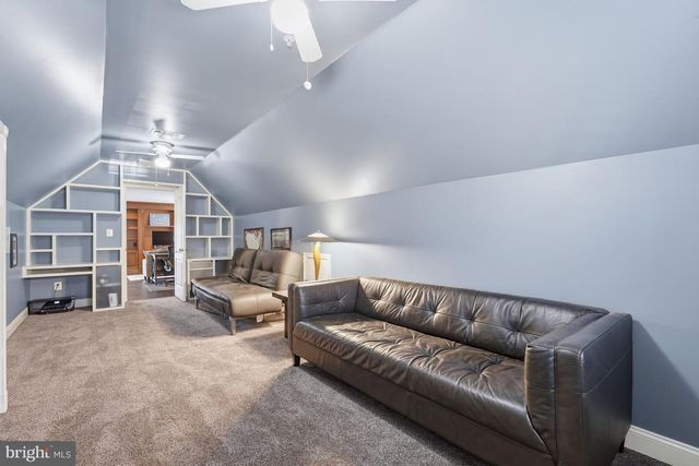 20018 PALMER CLASSIC PKWY, Ashburn, VA 20147