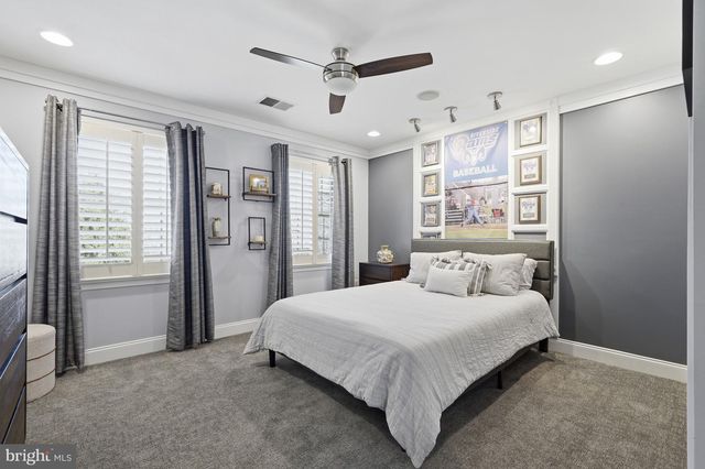 20018 PALMER CLASSIC PKWY, Ashburn, VA 20147