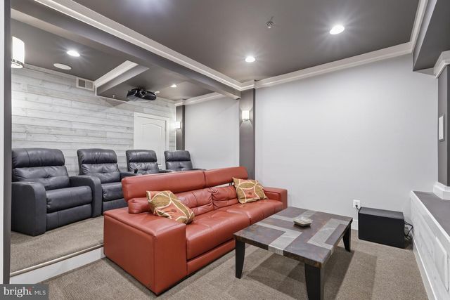 20018 PALMER CLASSIC PKWY, Ashburn, VA 20147