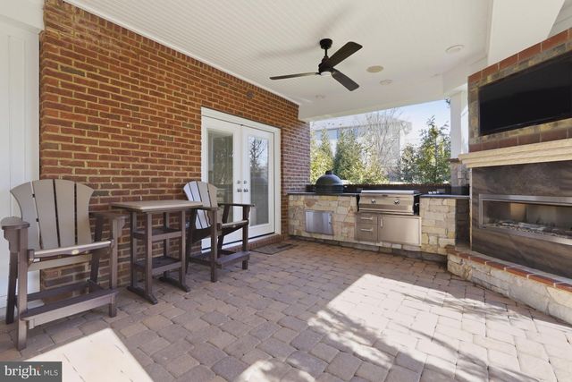 20018 PALMER CLASSIC PKWY, Ashburn, VA 20147