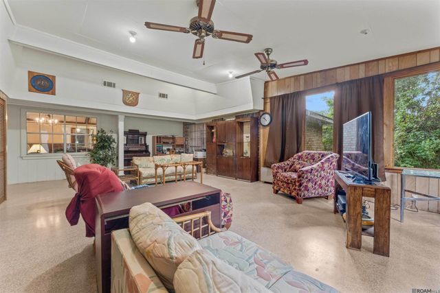 12674 S Highmeadow Ct, Baton Rouge, LA 70816