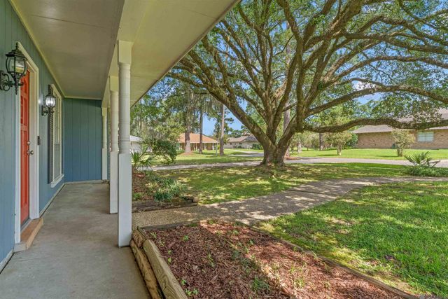 12674 S Highmeadow Ct, Baton Rouge, LA 70816