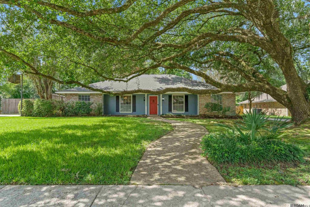 12674 S Highmeadow Ct, Baton Rouge, LA 70816