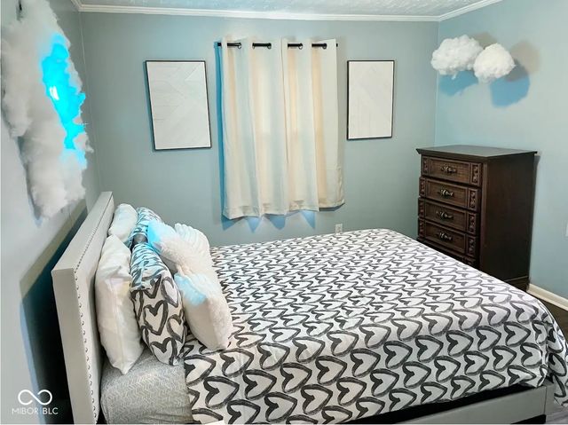 9 E Rafferty Road E, Shelbyville, IN 46176