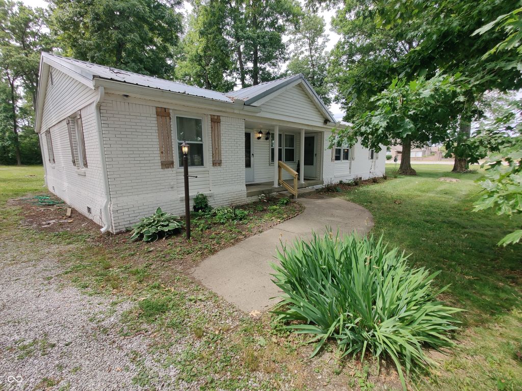 9 E Rafferty Road E, Shelbyville, IN 46176
