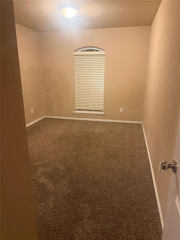 1020 Norway Avenue, Yukon, OK 73099