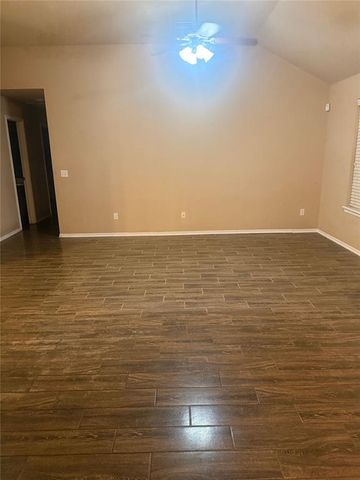 1020 Norway Avenue, Yukon, OK 73099