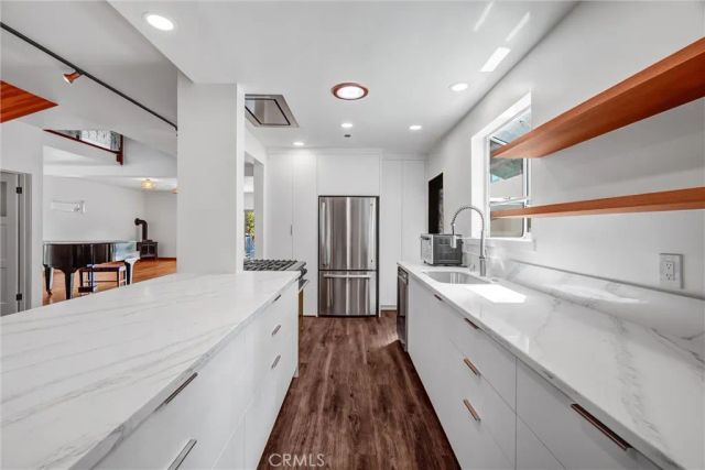 628 S Irena Avenue, Redondo Beach, CA 90277