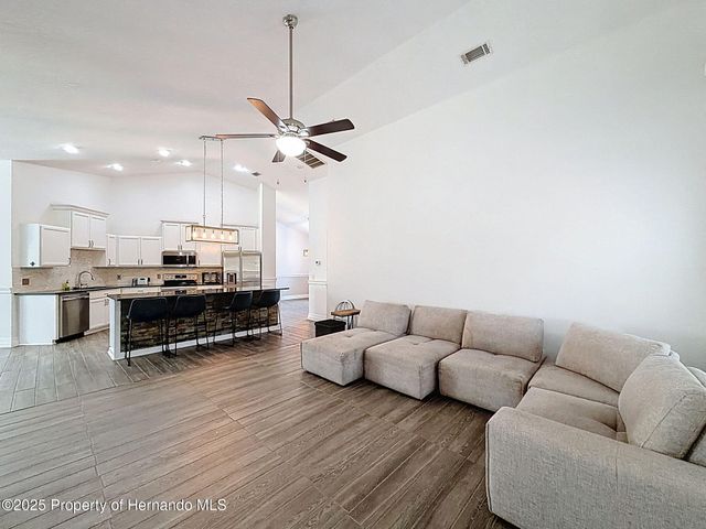 11 Maidenbush Court, Homosassa, FL 34446