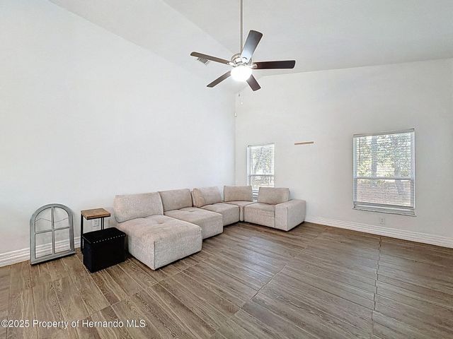 11 Maidenbush Court, Homosassa, FL 34446