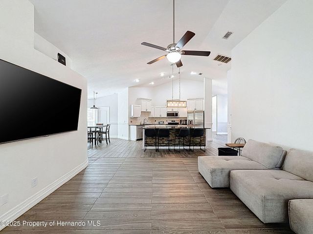 11 Maidenbush Court, Homosassa, FL 34446