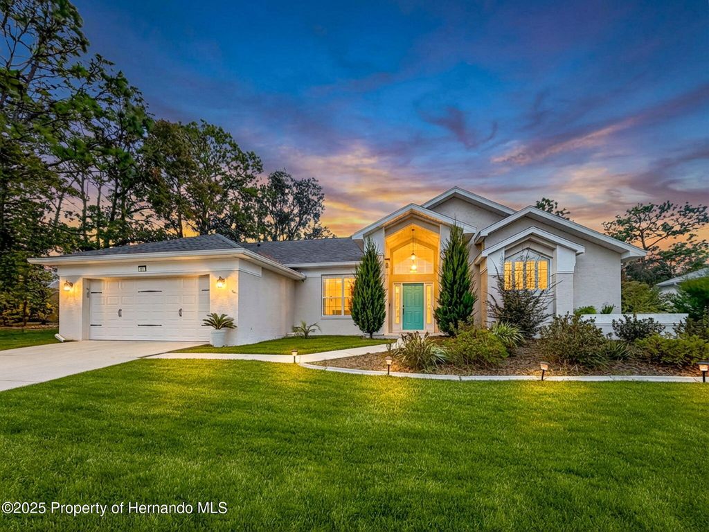11 Maidenbush Court, Homosassa, FL 34446