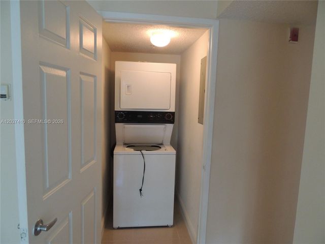 2640 S University Drive 117, Davie, FL 33328