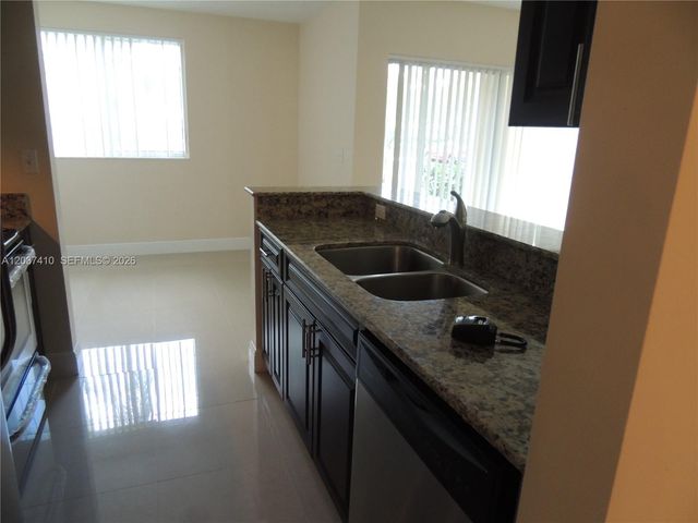 2640 S University Drive 117, Davie, FL 33328