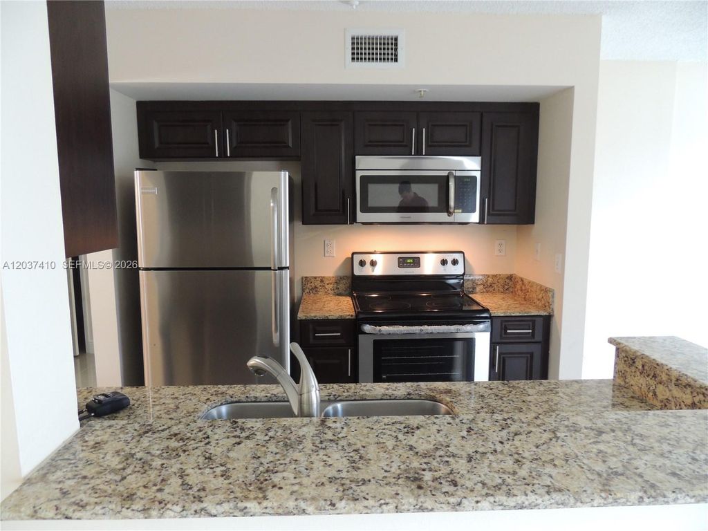 2640 S University Drive 117, Davie, FL 33328