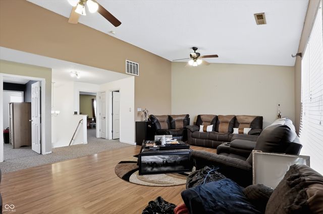 9625 Treyburn Lakes Drive, Indianapolis, IN 46239