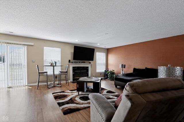 9625 Treyburn Lakes Drive, Indianapolis, IN 46239