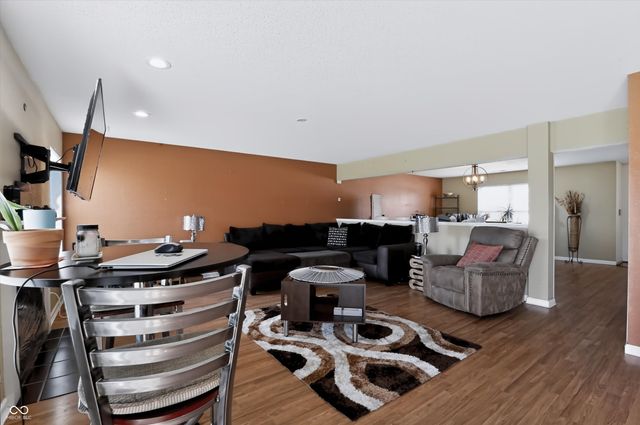 9625 Treyburn Lakes Drive, Indianapolis, IN 46239