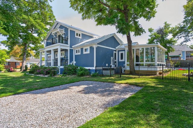 3505 E Yacht Drive, Oak Island, NC 28465