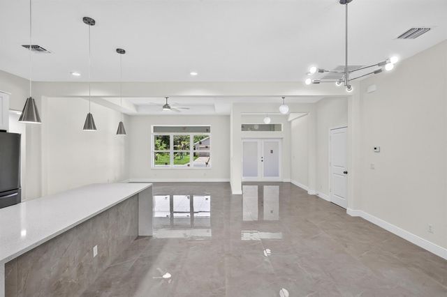 655 SW Seagull Terrace, Port St. Lucie, FL 34953