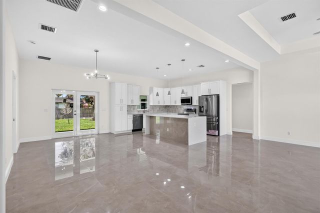 655 SW Seagull Terrace, Port St. Lucie, FL 34953