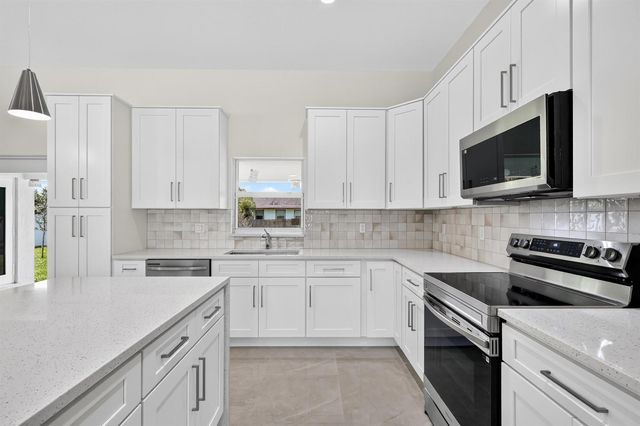 655 SW Seagull Terrace, Port St. Lucie, FL 34953