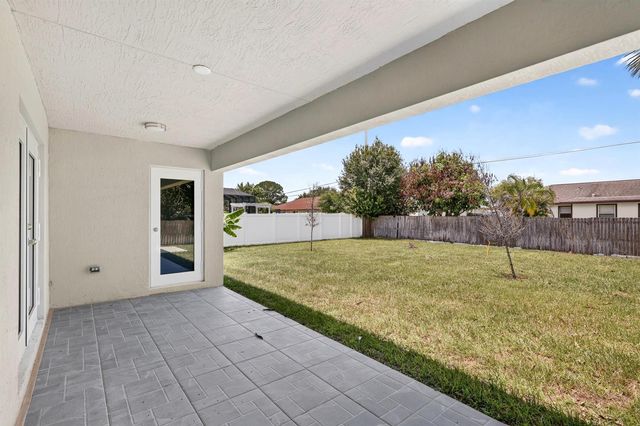 655 SW Seagull Terrace, Port St. Lucie, FL 34953