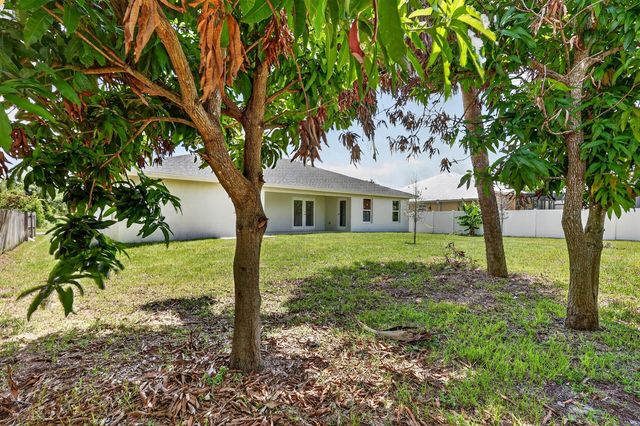 655 SW Seagull Terrace, Port St. Lucie, FL 34953