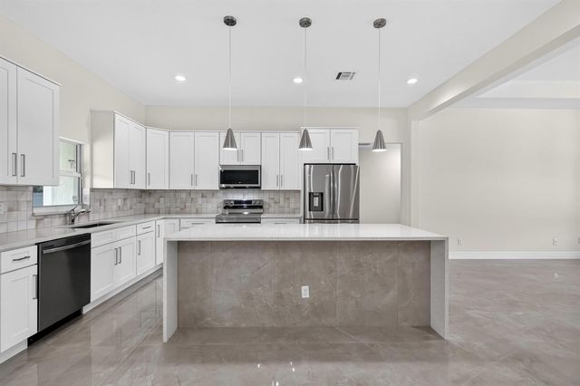 655 SW Seagull Terrace, Port St. Lucie, FL 34953