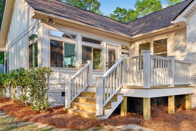 303 Ayers Circle, Summerville, SC 29485