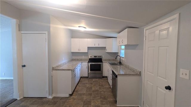 8602 E 91st Terrace, Kansas City, MO 64138