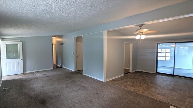 8602 E 91st Terrace, Kansas City, MO 64138