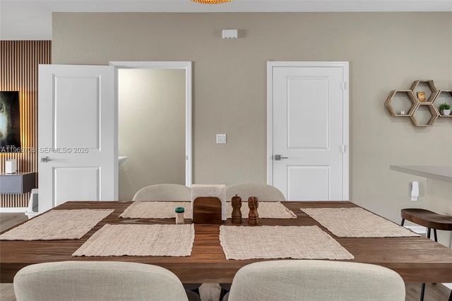 2819 NW 181st St, Miami Gardens, FL 33056