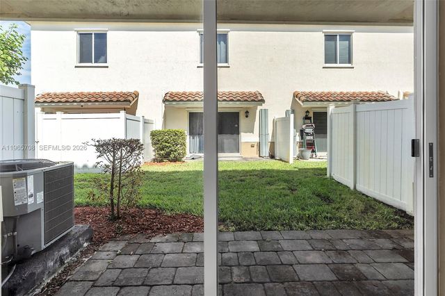 2819 NW 181st St, Miami Gardens, FL 33056