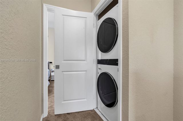 2819 NW 181st St, Miami Gardens, FL 33056