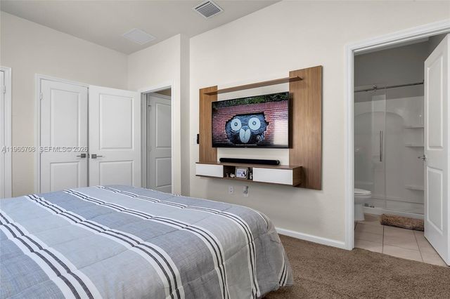 2819 NW 181st St, Miami Gardens, FL 33056