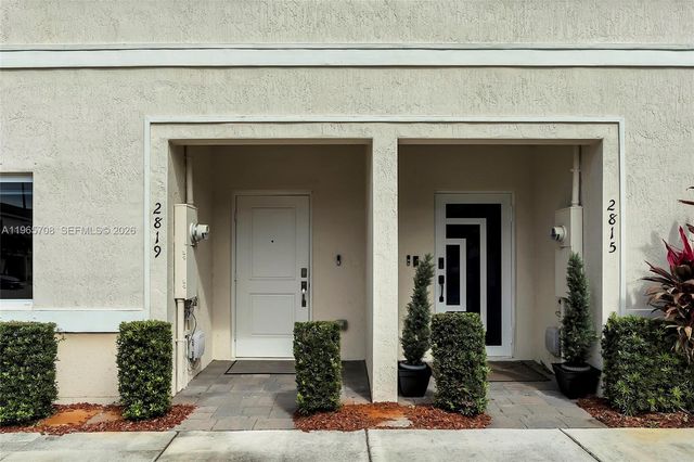 2819 NW 181st St, Miami Gardens, FL 33056