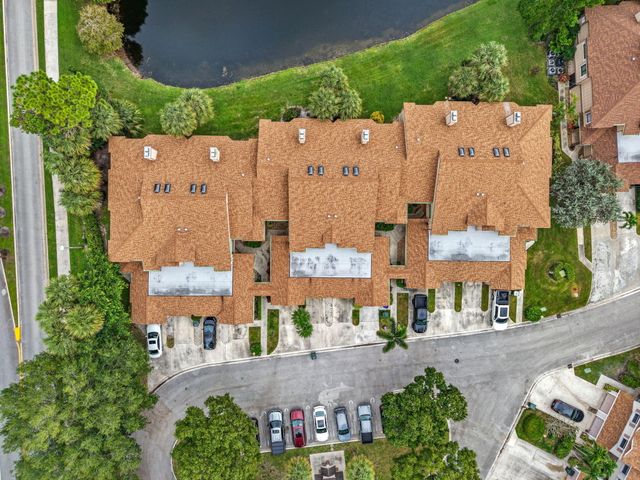 600 Crosswinds Drive C2, Greenacres, FL 33413