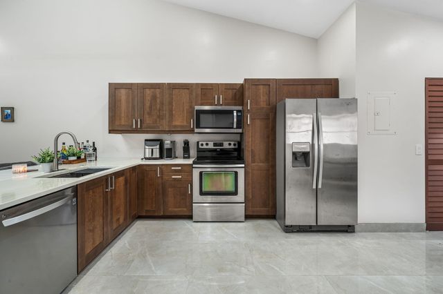 600 Crosswinds Drive C2, Greenacres, FL 33413