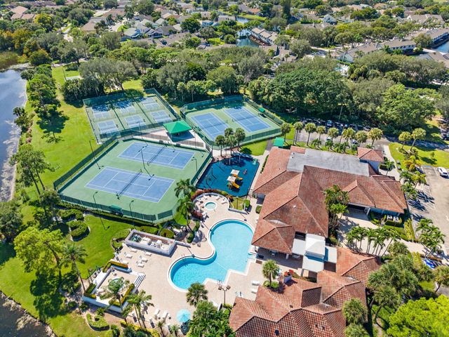 600 Crosswinds Drive C2, Greenacres, FL 33413