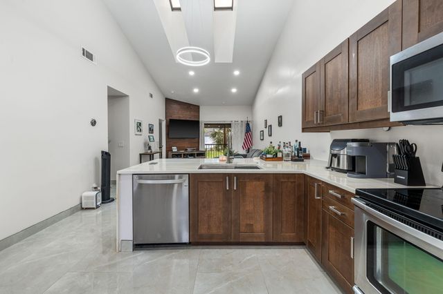 600 Crosswinds Drive C2, Greenacres, FL 33413