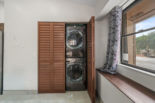 600 Crosswinds Drive C2, Greenacres, FL 33413