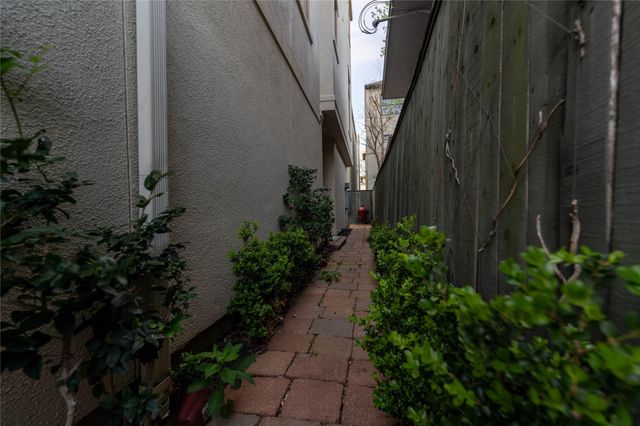 1403 Palm Street B, Houston, TX 77004