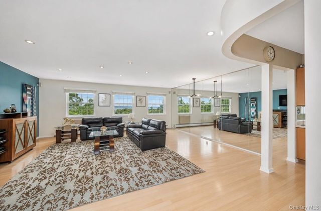 20725 Darren Drive 1804, Bayside, NY 11360