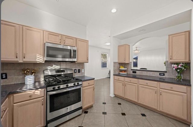 2202 Chelsea Vale Drive, Fresno, TX 77545