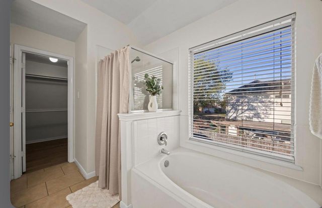 2202 Chelsea Vale Drive, Fresno, TX 77545